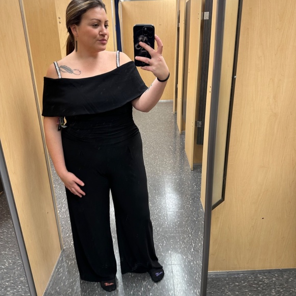 Beautiful romper - Picture 3 of 3